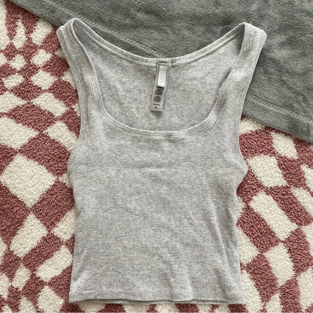 grey skims tanktop size xs